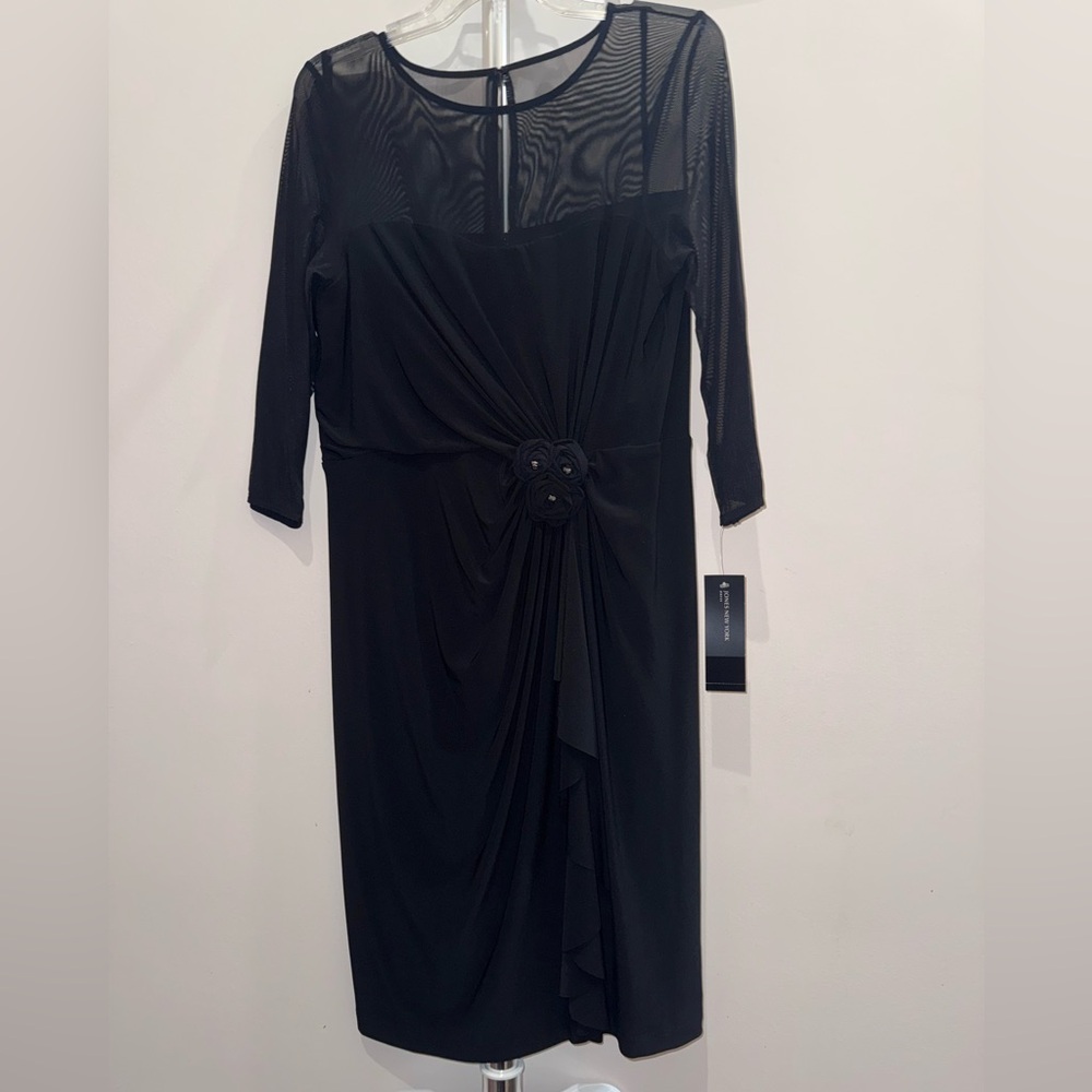 Elegant Black Women's Dress with Front Rosette Detail